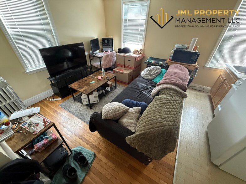 Building Photo - 500 Cherry St