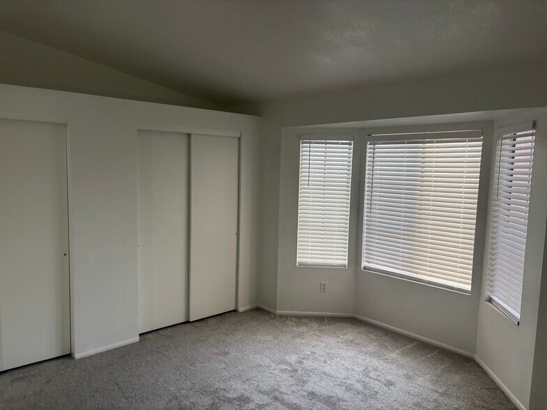 Building Photo - 16043 S Spartan St