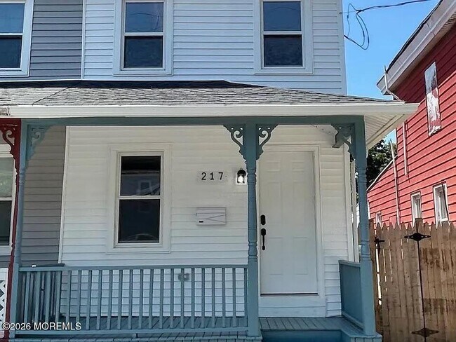 Building Photo - 217 Wesley St