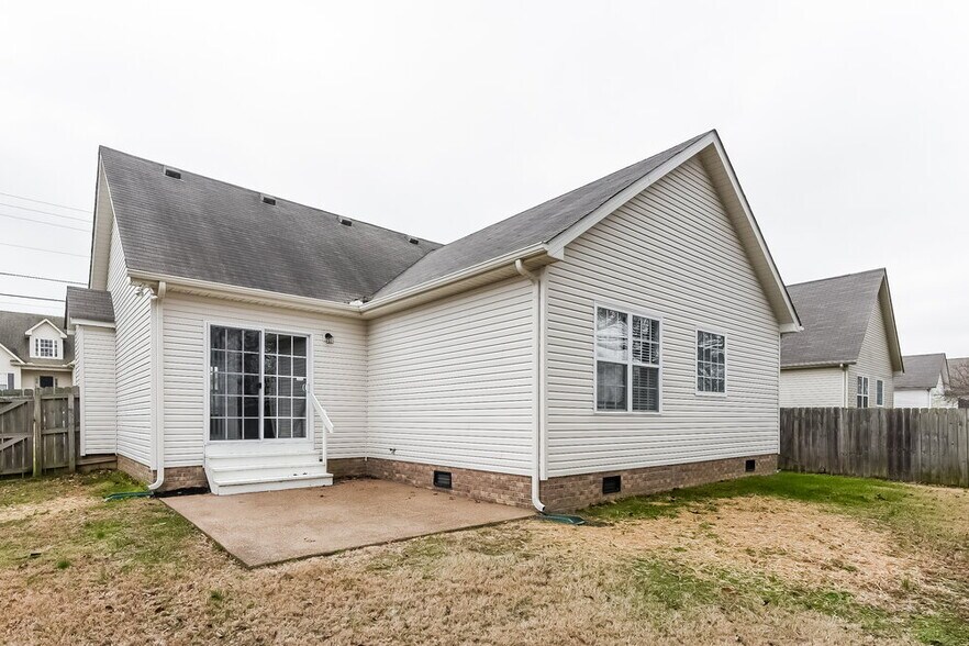 Building Photo - 1046 Golf View Way