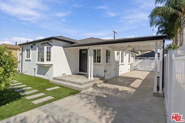 Building Photo - 6522 Teesdale Ave