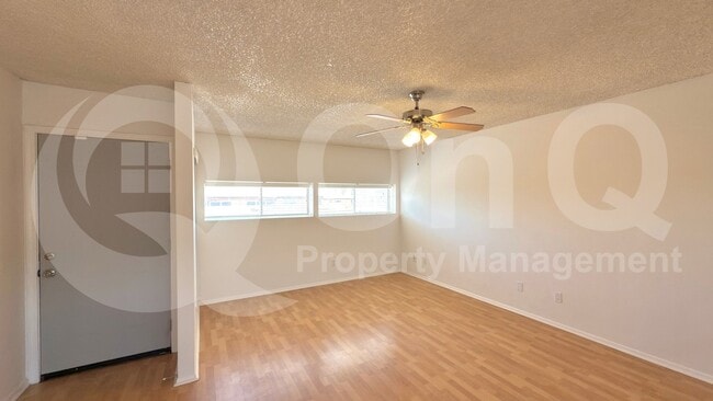 Building Photo - 2673 E Oakleaf Dr