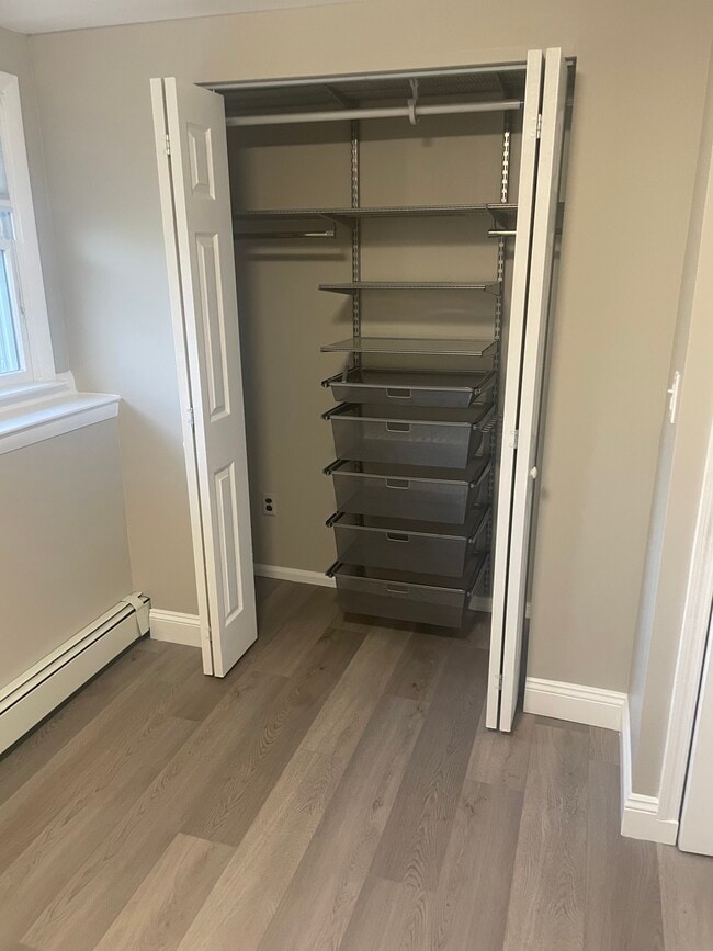 Closet - 47 Pearl St