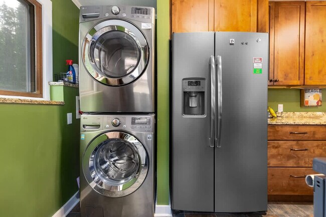 Building Photo - 513 Co Rd 672