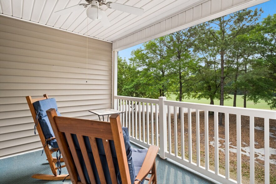 Building Photo - 719 Blue Stem Dr