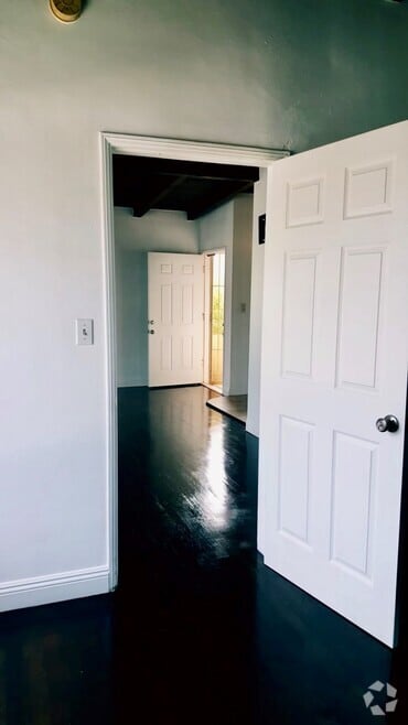 Building Photo - 2847 Armacost Ave
