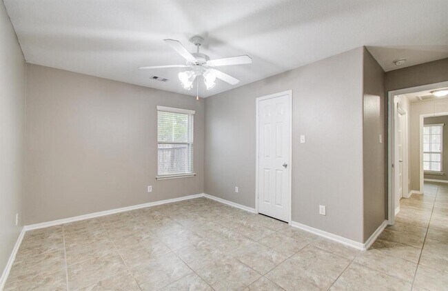 Building Photo - 4823 Upland Dale Ct