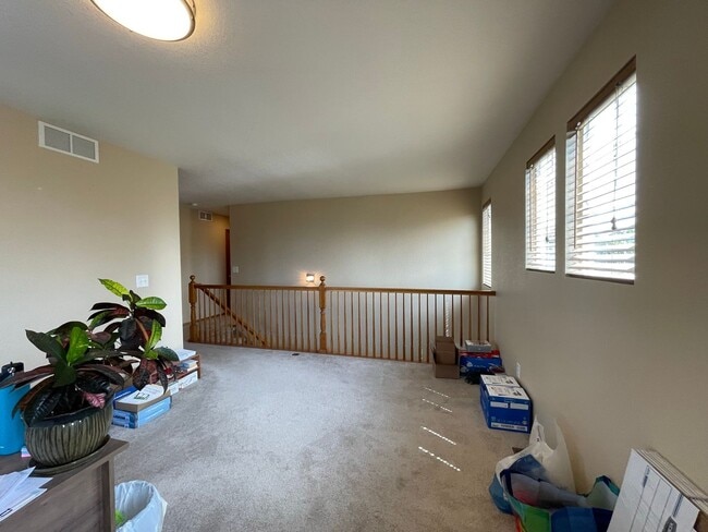 Building Photo - Beautiful two-story home located in Erie!