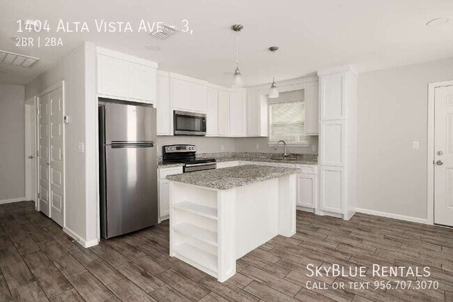 Building Photo - 1404 Alta Vista Dr