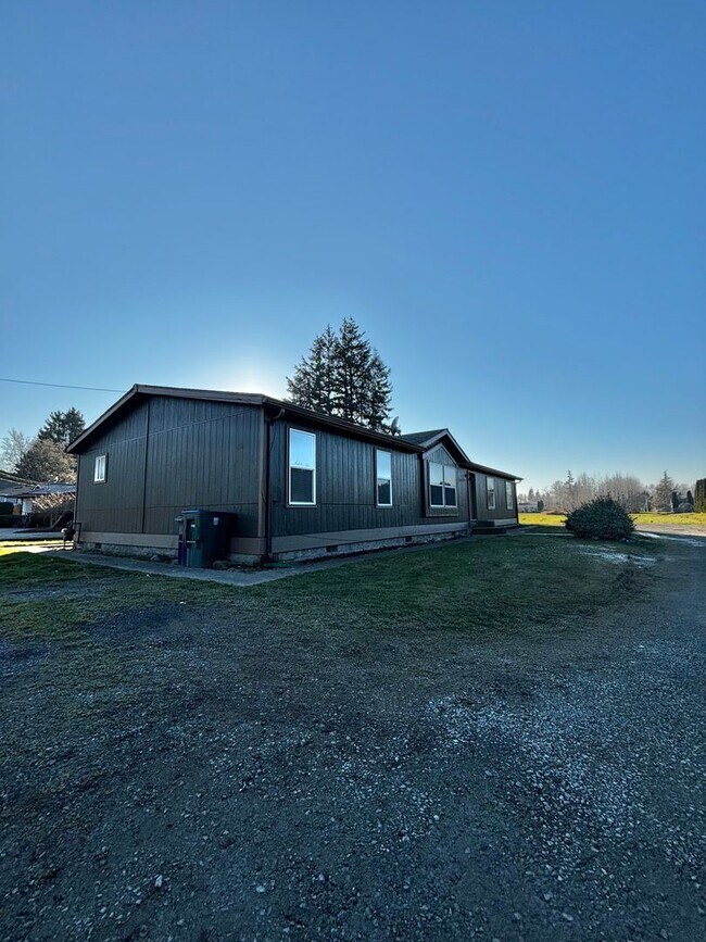 Building Photo - 208 Central Ave