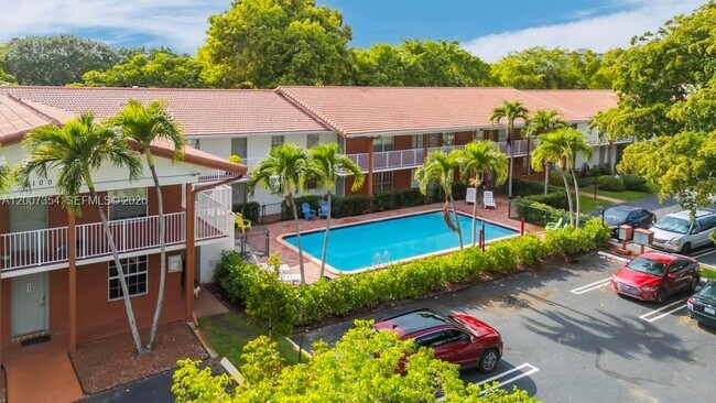 Building Photo - 3100 Coral Springs Dr