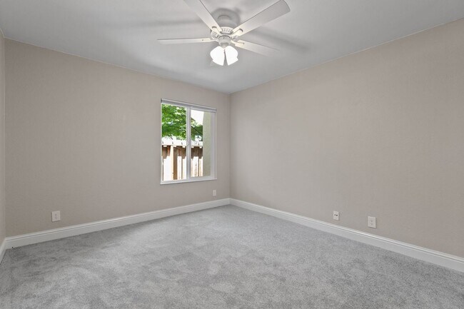 Building Photo - 975 Murrieta Blvd