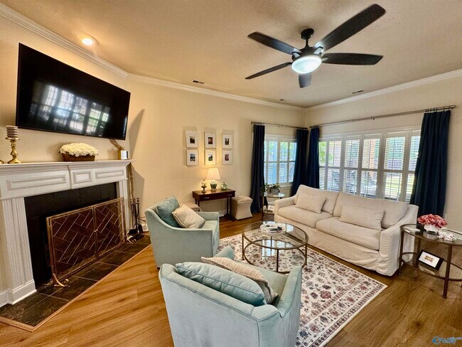 Building Photo - 1024 Split Rock Cove