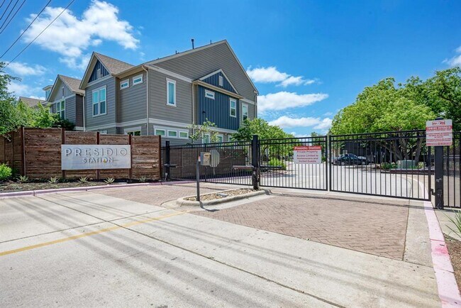 Building Photo - 10201 Cienega Cove