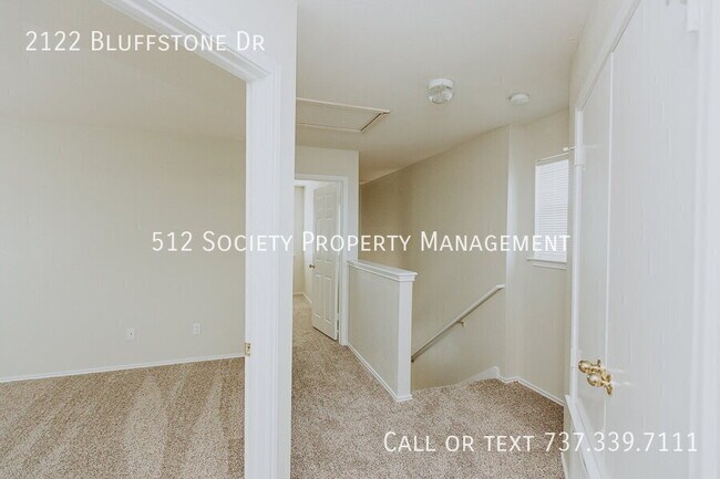 Building Photo - 2122 Bluffstone Dr