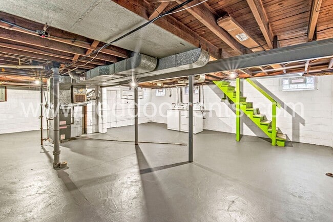 Building Photo - 4925 Crittenden Ave