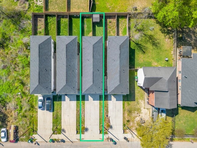 Building Photo - 8124 Sterlingshire St