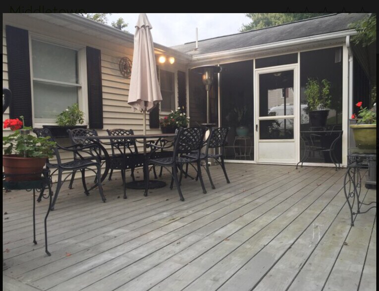 Enjoy a picnic on your huge deck. See grill. - 7288 Beechtree Ln