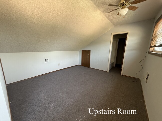 Building Photo - 2208 Timbercrest Dr