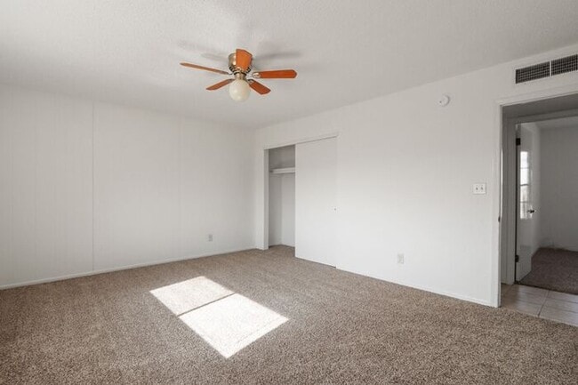 Building Photo - Beautiful brick home in the Vista Del Sol ...