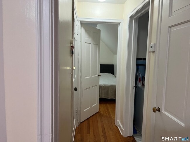 Building Photo - 28 7th St