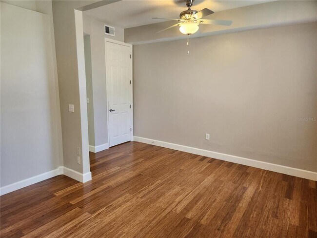 Building Photo - 615 Founders Dr