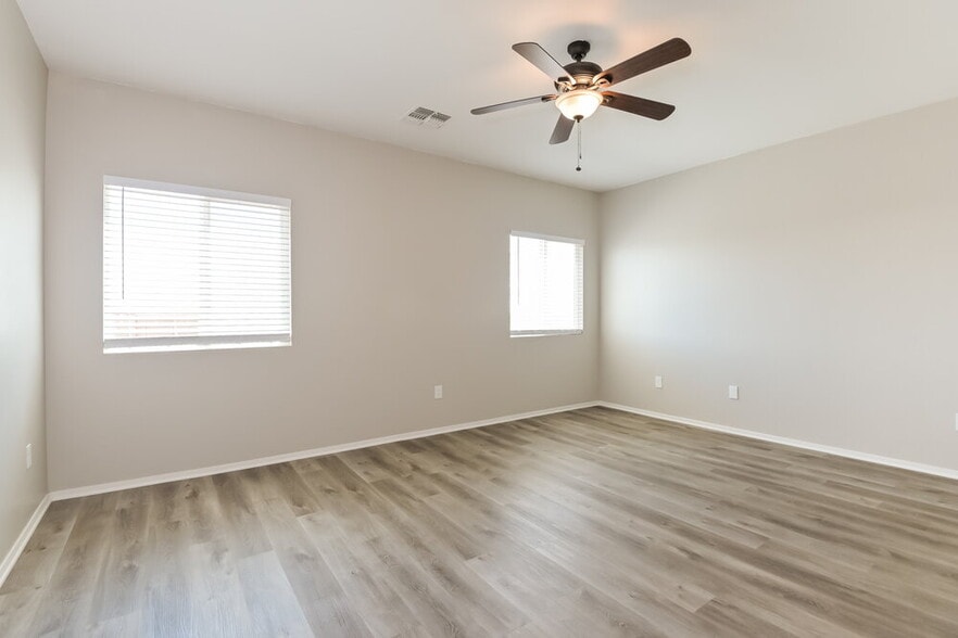 Building Photo - 4786 E Desert Thorn Dr