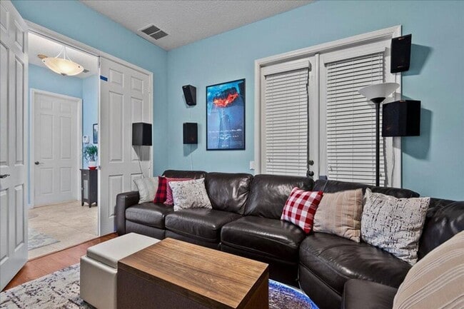 Building Photo - 82 Stoney Dr