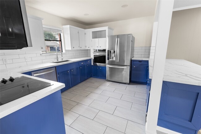 Building Photo - 302 Shadow Creek Dr