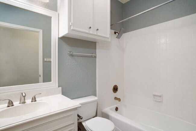 Building Photo - 2208 Indian Trail