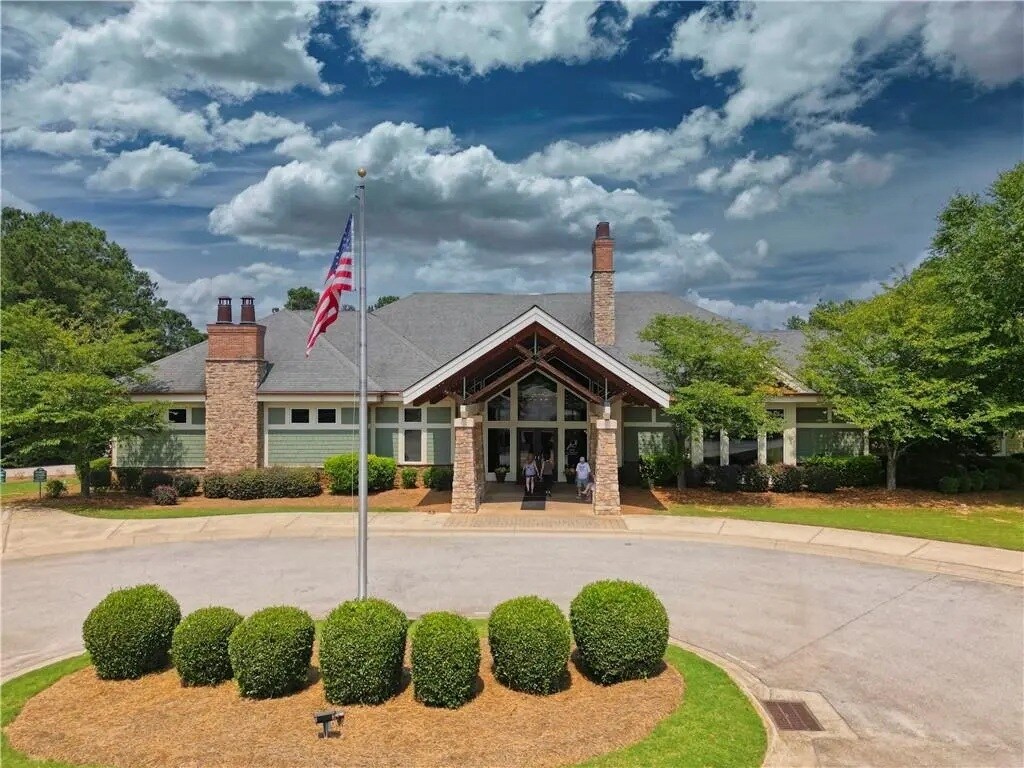 Golf - 610 Larch Looper Dr