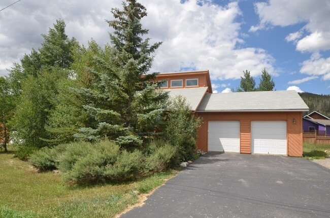 Building Photo - Extended Winter Rental!  Beautiful 3bed/2 ...