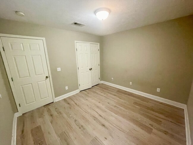 Building Photo - 3 bed 2 bath for rent in Ridgeland!