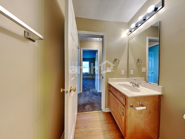 Building Photo - 1169 Poplar Hill Dr