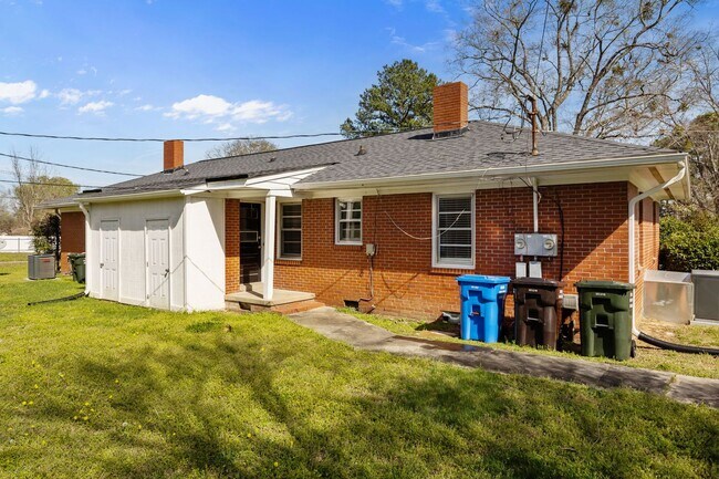 Building Photo - Duplex