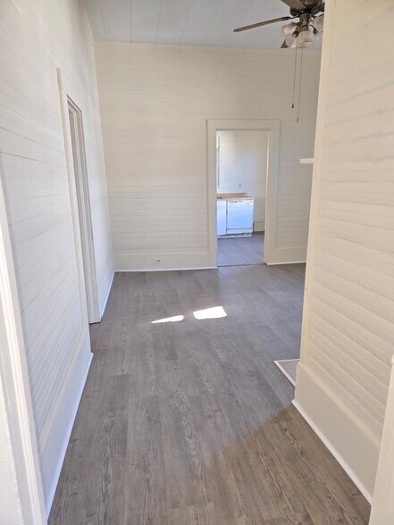 Building Photo - 203 Bailey St