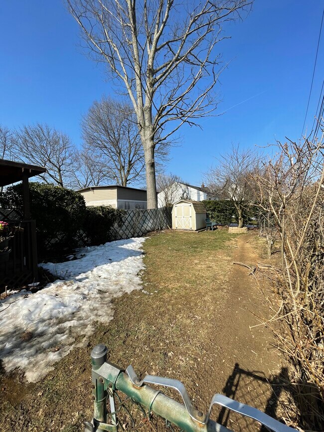 Building Photo - 737 First Ave