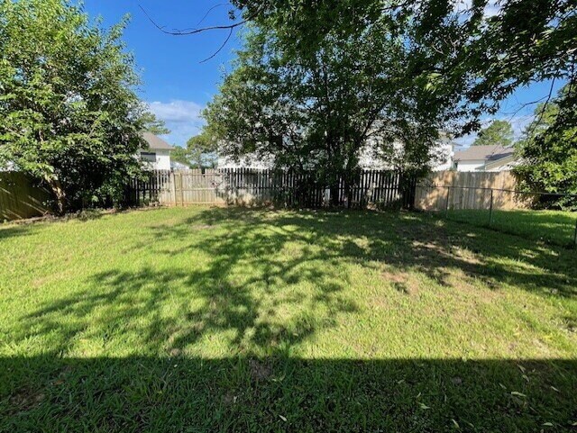 Building Photo - 310 N 34th St