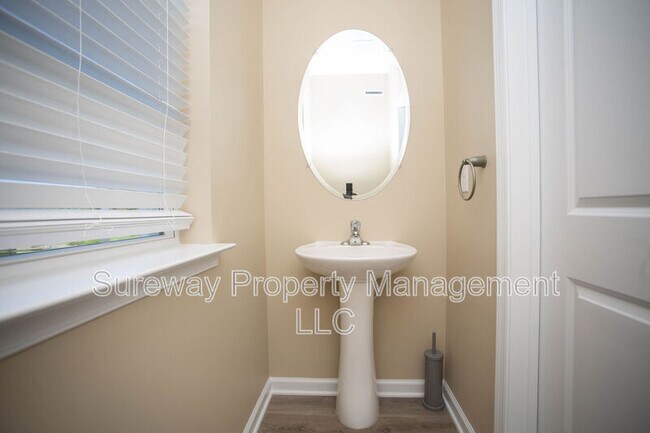 Building Photo - 239 Macoun Way