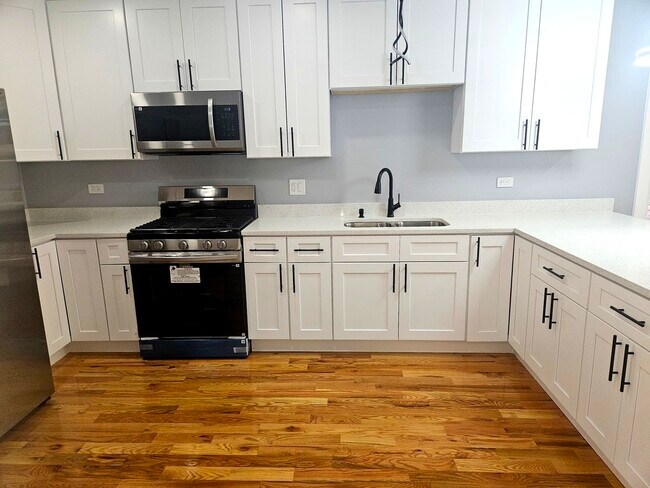 Building Photo - 4521 S Mozart St