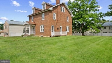 Building Photo - 506 E Liberty St