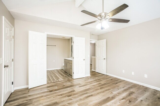 Building Photo - 7462 Carnation Ln