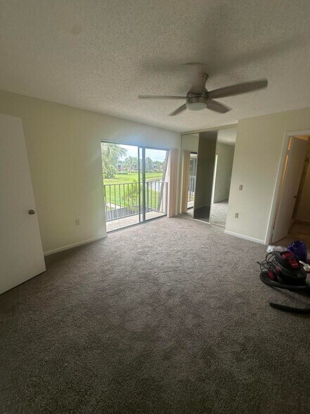 Building Photo - 1014 10th Way