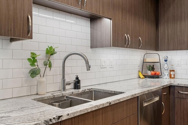 Building Photo - 740 Portland Ave