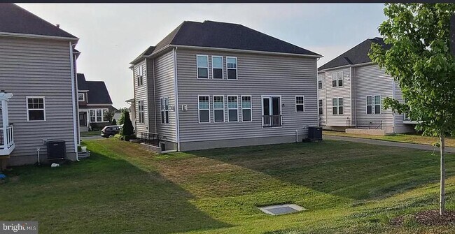 Building Photo - 24800 Beardgrass Pl