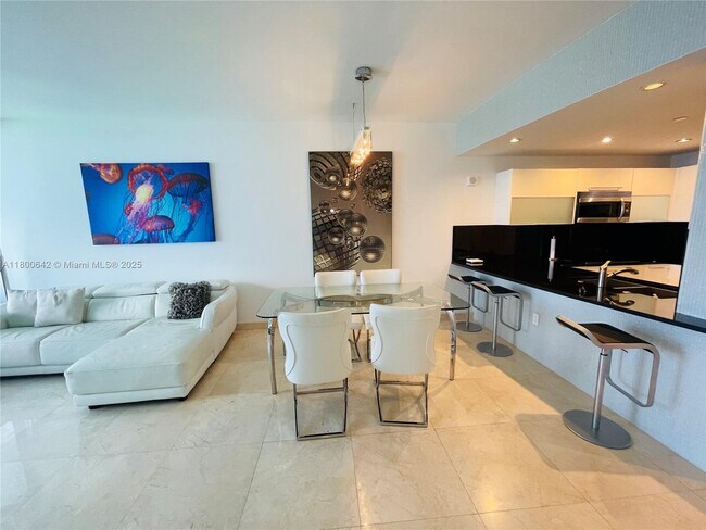 Building Photo - 17121 Collins Ave