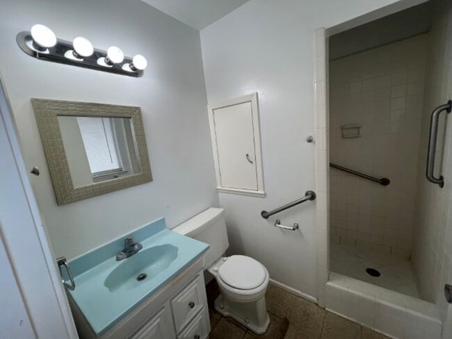 Building Photo - 3/2/1 Home for Rent- Lackland Area
