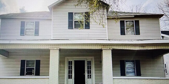 Primary Photo - 1107 N Columbia Ave