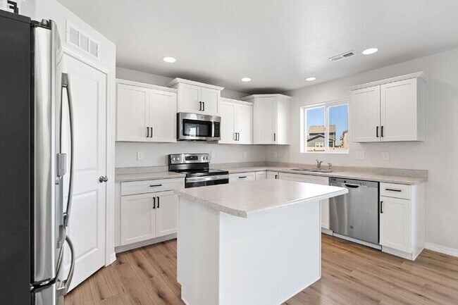 Building Photo - Modern 2-Story Home Near Peterson & Schrie...