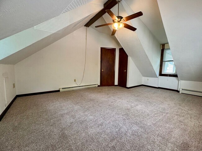 Building Photo - 3630 Colebrook Rd